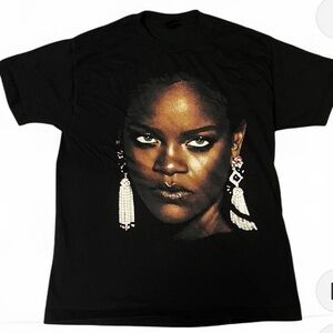Rihanna Black T-Shirt